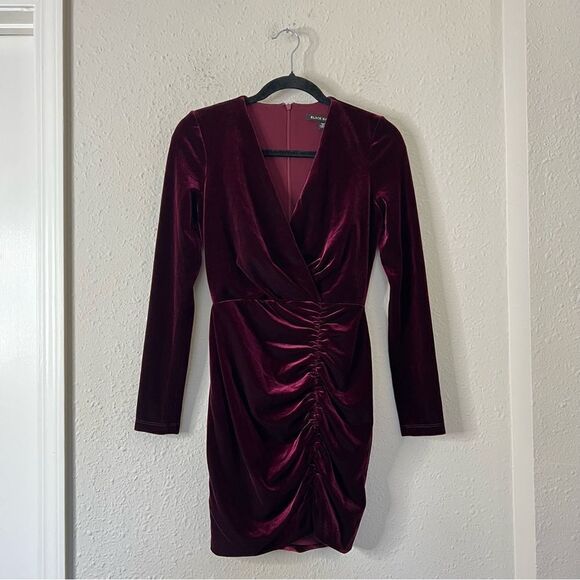 BLACK HALO l Maroon Velvet Long Sleeve V Neck Mini Cocktail Bodycon Dress Size 0 - Picture 4 of 9
